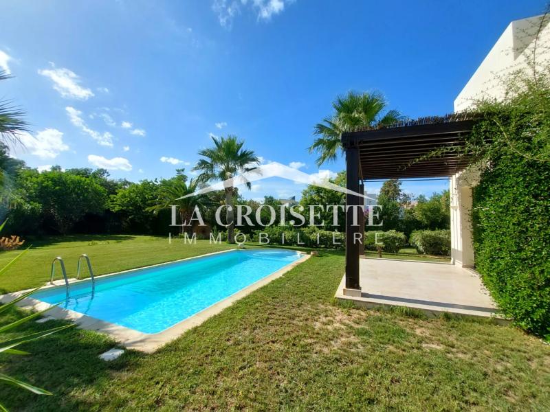 Villa S+3 avec piscine à Gammarth